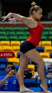 Flavia Saraiva feet photo thumbnail