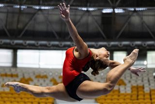 Flavia Saraiva feet photo thumbnail