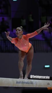 Flavia Saraiva feet photo thumbnail