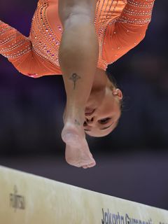 Flavia Saraiva feet photo thumbnail