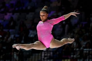 Flavia Saraiva feet photo thumbnail