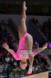 Flavia Saraiva feet photo thumbnail