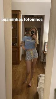 Flavia Sayuri feet photo thumbnail