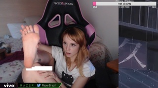Flavia Sayuri feet photo thumbnail