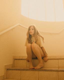 Flavia Sayuri feet photo thumbnail