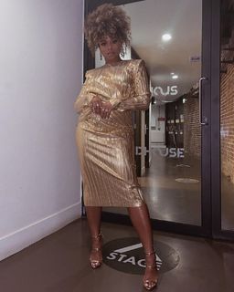 Fleur East feet photo 4