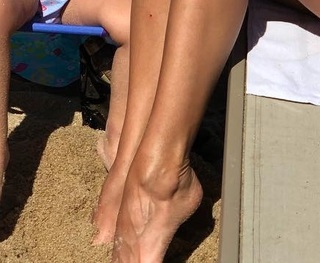 Floppy Tesouro feet photo 5