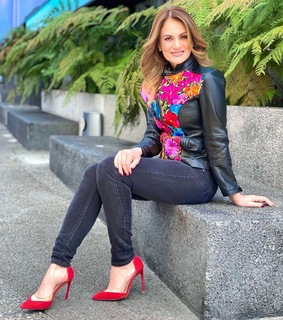 Flor Rubio feet photo thumbnail