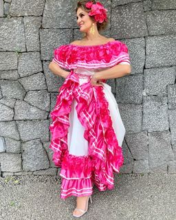 Flor Rubio feet photo thumbnail