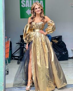 Flor Rubio feet photo thumbnail