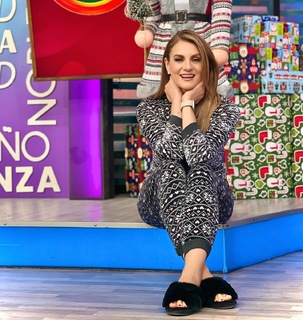 Flor Rubio feet photo thumbnail