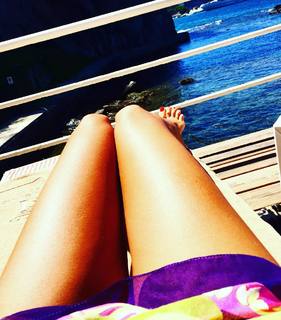Flora Canto feet photo 3