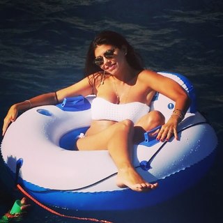 Flora Canto feet photo 2