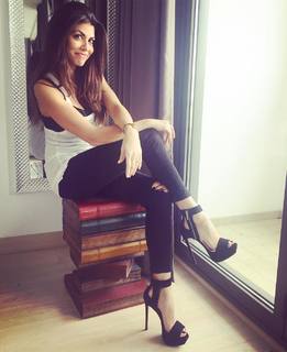Flora Canto feet photo 19