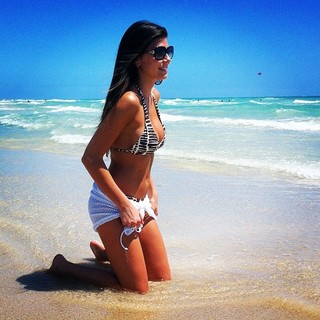 Flora Canto feet photo 8