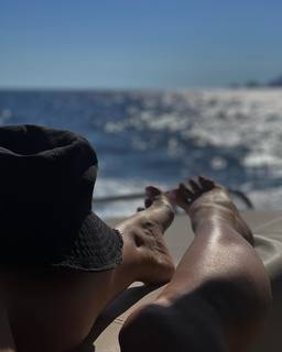 Flora Canto feet photo 8