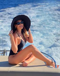 Flora Canto feet photo 6