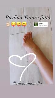 Flora Canto feet photo 4