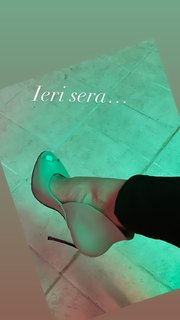 Flora Canto feet photo 1