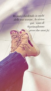 Flora Canto feet photo 2