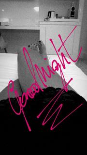 Flora Canto feet photo 1