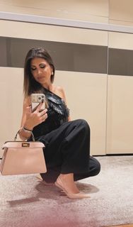 Flora Canto feet photo 2