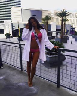 Flora Coquerel feet photo 2