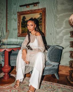 Flora Coquerel feet photo 1