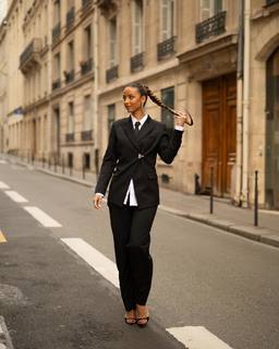 Flora Coquerel feet photo 4