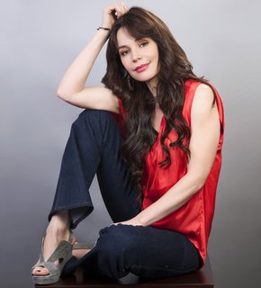 Flora Martínez feet photo 18