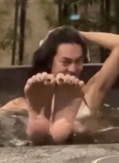 Florence Faivre feet photo 1