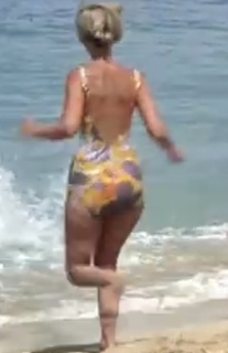 Florence Henderson feet photo 15