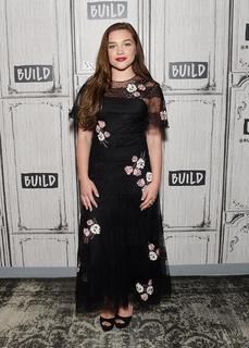 Florence Pugh feet photo thumbnail