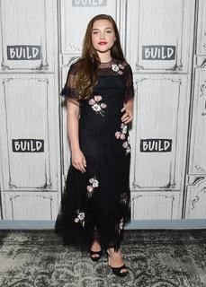 Florence Pugh feet photo thumbnail