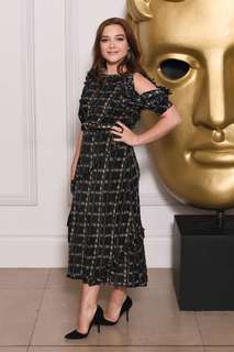 Florence Pugh feet photo thumbnail