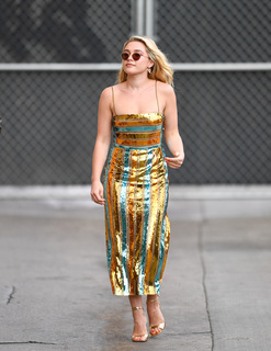 Florence Pugh feet photo thumbnail