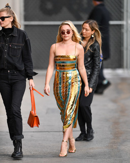 Florence Pugh feet photo thumbnail