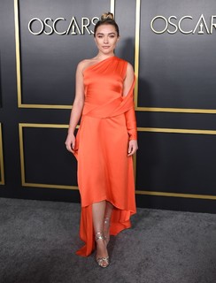 Florence Pugh feet photo thumbnail