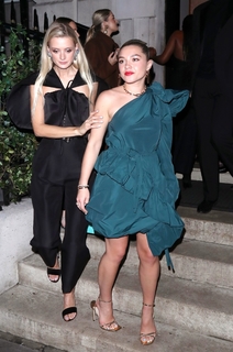 Florence Pugh feet photo thumbnail