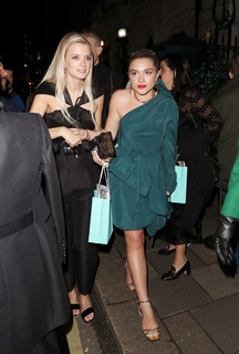 Florence Pugh feet photo thumbnail