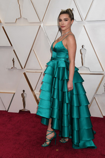Florence Pugh feet photo thumbnail