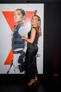 Florence Pugh feet photo thumbnail