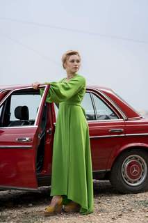 Florence Pugh feet photo thumbnail