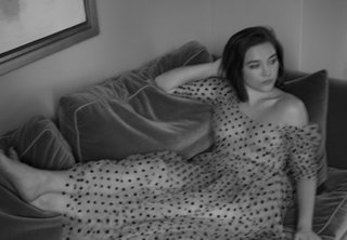 Florence Pugh feet photo thumbnail