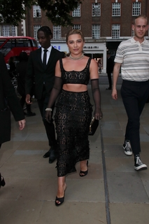 Florence Pugh feet photo thumbnail
