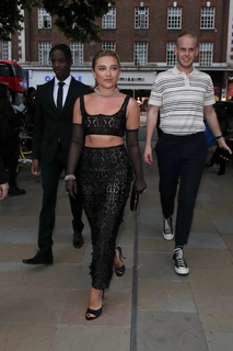 Florence Pugh feet photo thumbnail