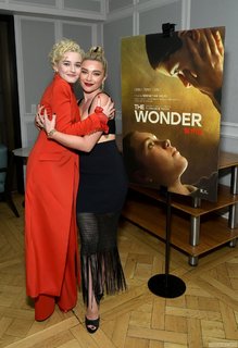 Florence Pugh feet photo thumbnail