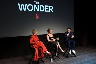 Florence Pugh feet photo thumbnail