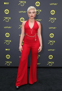 Florence Pugh feet photo thumbnail