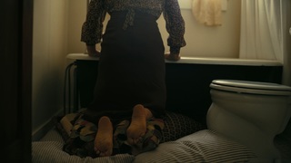 Florence Pugh feet photo thumbnail